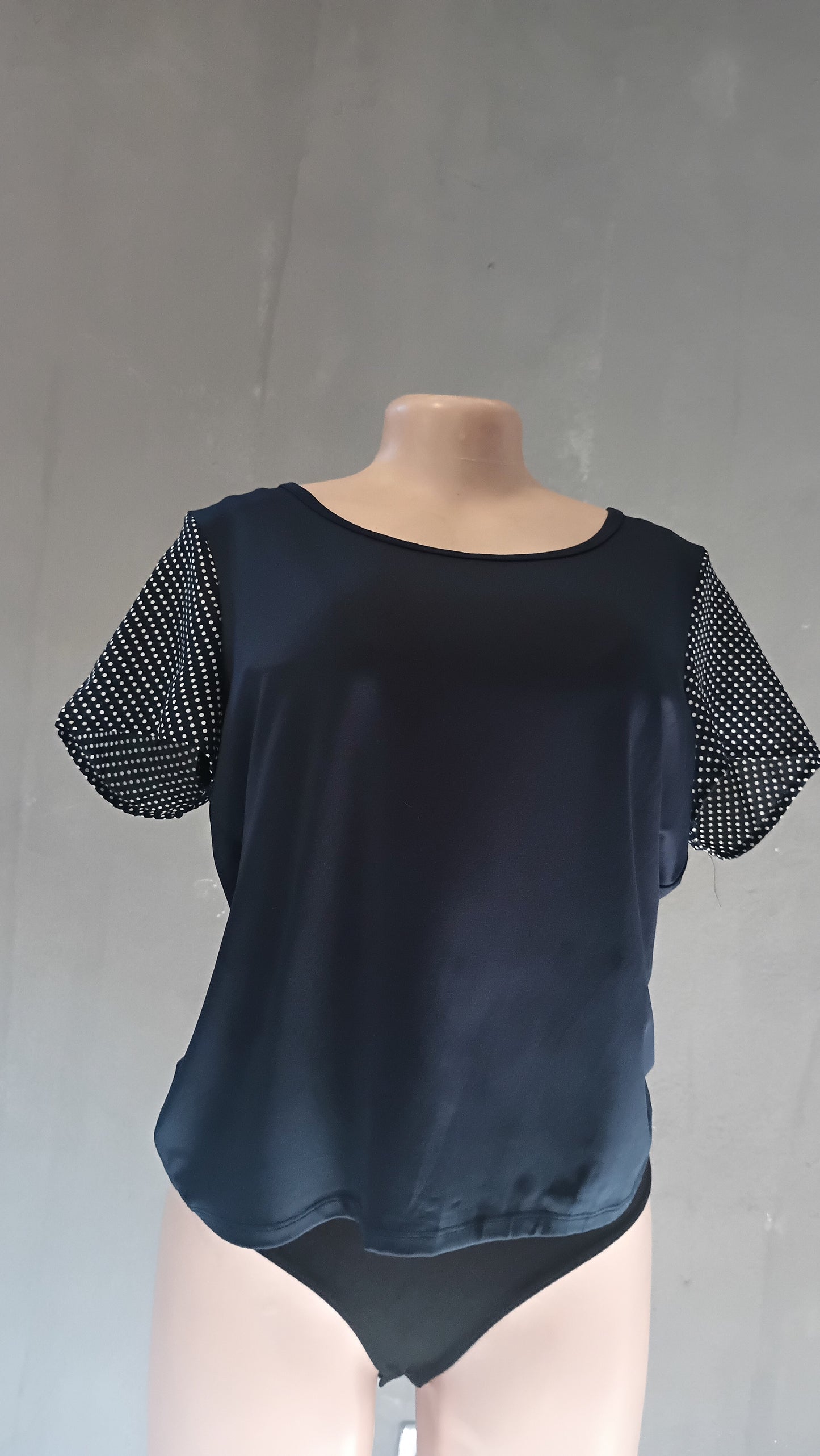 T-shirt blouse